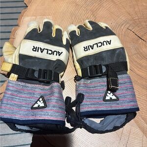 Auclair Mountain Ops Ski Gloves